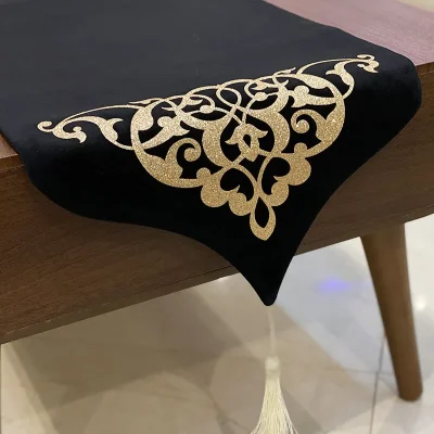 رانر طرح اطلس مخمل مشکی چرم طلایی اکلیلی