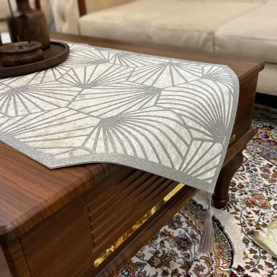 رانر طرح قاصدک مخمل کرم چرم نقره ای اکلیلی