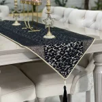 رانر طرح ماریتا مخمل مشکی طلایی - تصویر 2