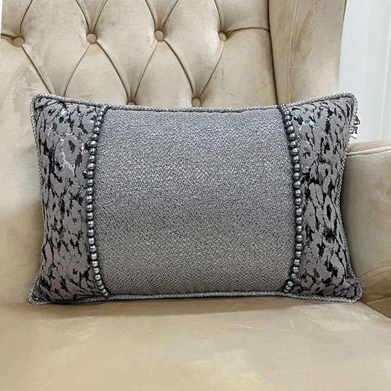 کوسن مستطیلی طرح ماریتا مخمل طوسی نقره ای