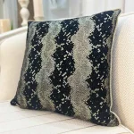 کوسن مربعی طرح ماریتا مخمل مشکی پوست ماری